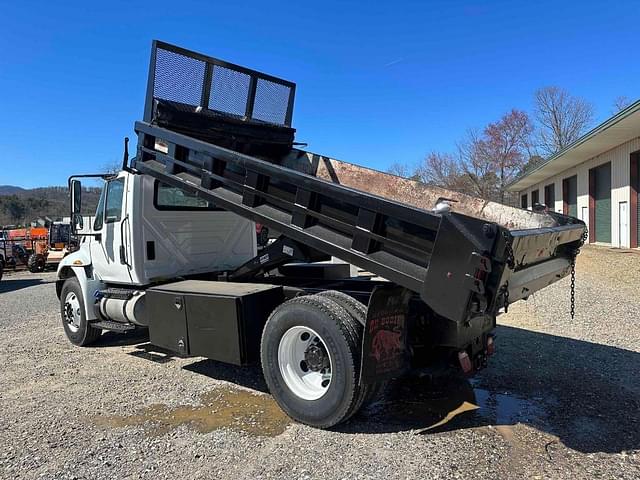 Image of International Durastar 4300 equipment image 2