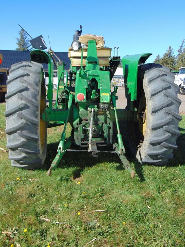Image of John Deere 3020 equipment image 3