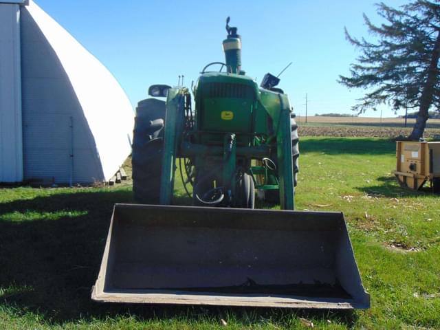 Image of John Deere 3020 equipment image 2