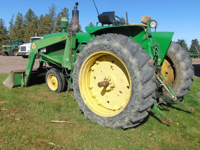 Image of John Deere 3020 equipment image 4