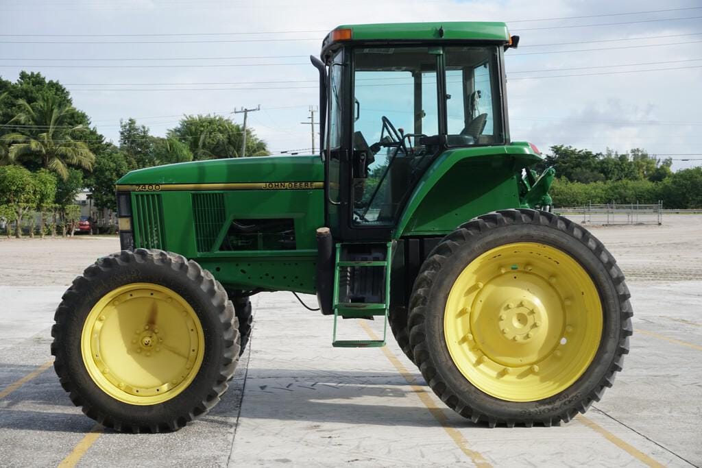 Main image John Deere 7400