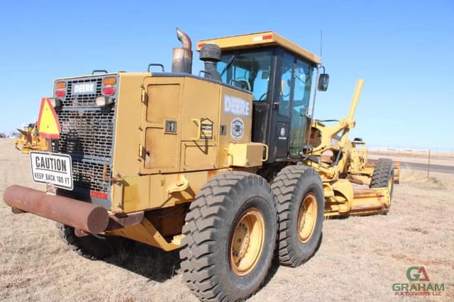 Image of John Deere 770CH equipment image 2