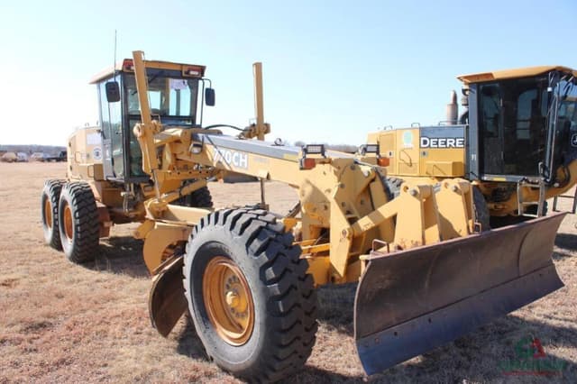 Image of John Deere 770CH equipment image 1