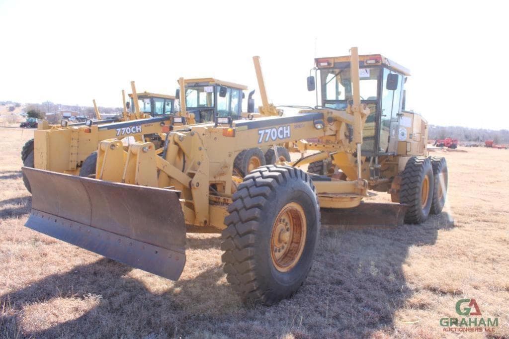 Image of John Deere 770CH Primary image
