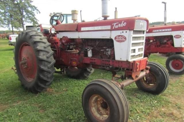 Image of Farmall 560  equipment image 1