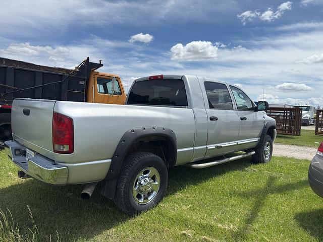 Image of Dodge Ram 2500 equipment image 2