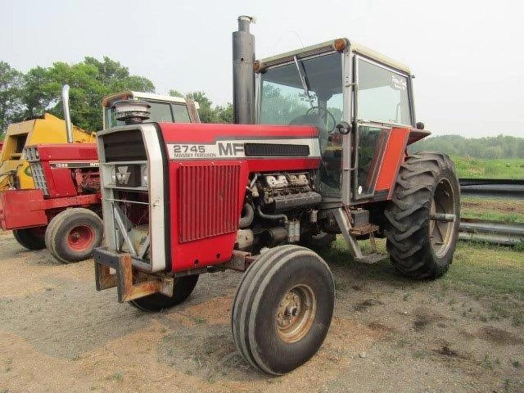 Image of Massey Ferguson 2745 Primary image