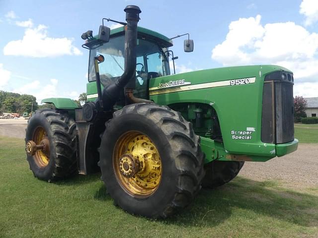 Image of John Deere 9520 equipment image 1