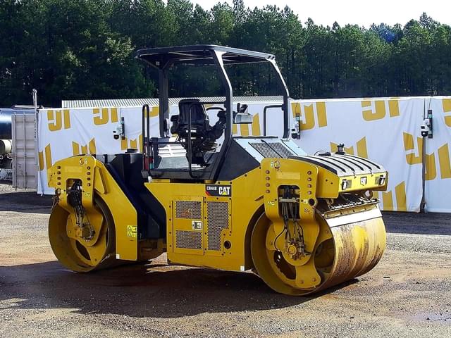 Image of Caterpillar CB44B equipment image 2