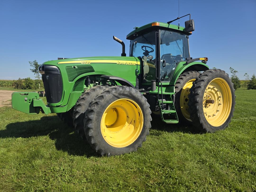 Image of John Deere 8320 Primary image
