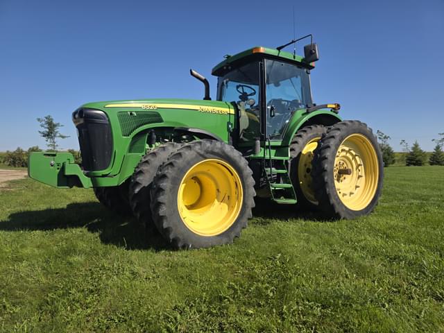 Image of John Deere 8320 equipment image 2