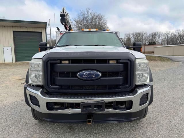 Image of Ford F-550 equipment image 1