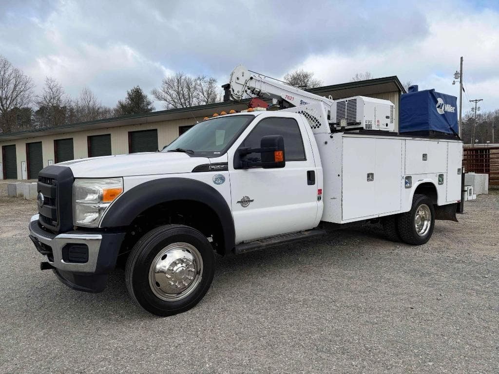 Image of Ford F-550 Primary image