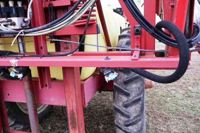 Image of Hardi 550 equipment image 4