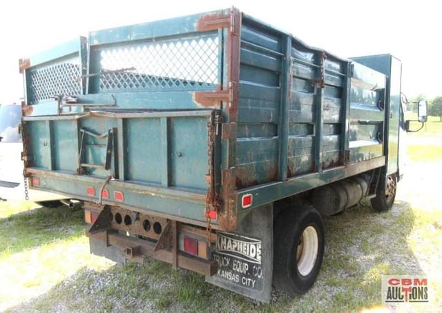 Image of Mitsubishi Fuso FE84D equipment image 3
