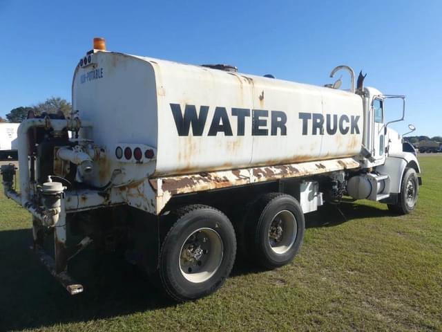 Image of Peterbilt 357 equipment image 2