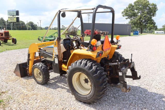 Image of Cub Cadet 7305 equipment image 4