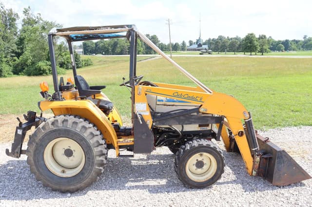 Image of Cub Cadet 7305 equipment image 2