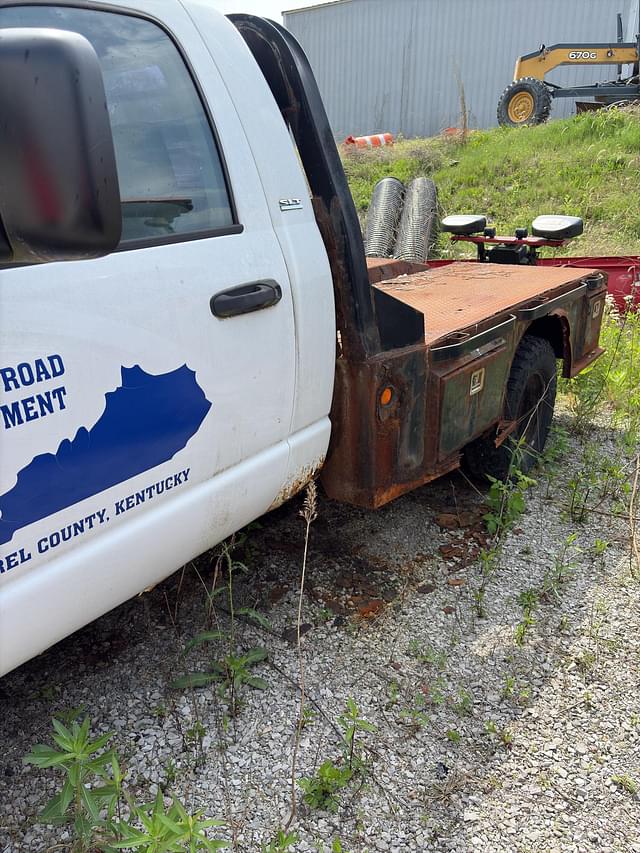 Image of Dodge Ram 3500 equipment image 3