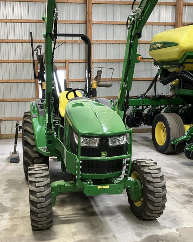 Image of John Deere 4066M equipment image 3
