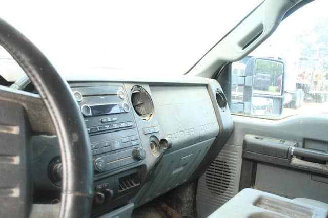Image of Ford F-350 equipment image 1