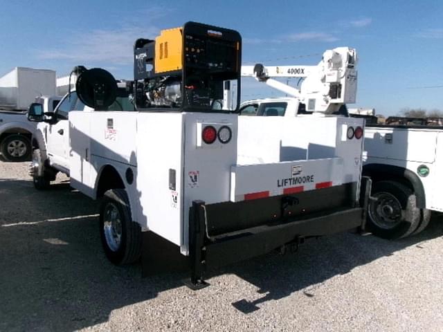 Image of Ford F-450 equipment image 2