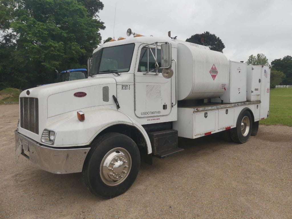 2002 Peterbilt PB330 Equipment Image0