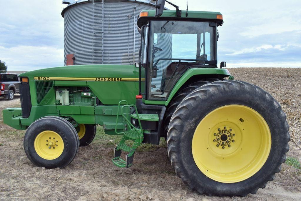 Main image John Deere 8100