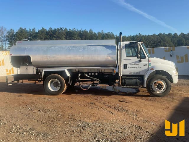 Image of International 4300 equipment image 3