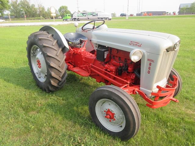 Image of Ford 860 equipment image 3