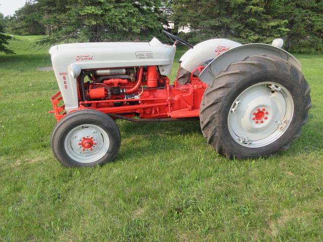 Image of Ford 860 equipment image 1