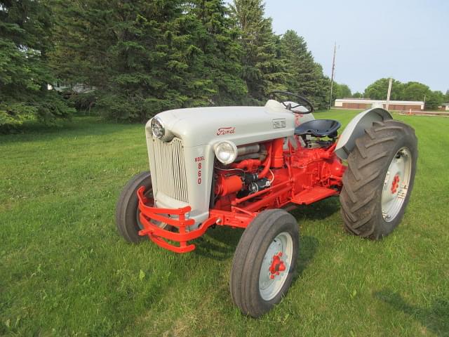 Image of Ford 860 equipment image 2