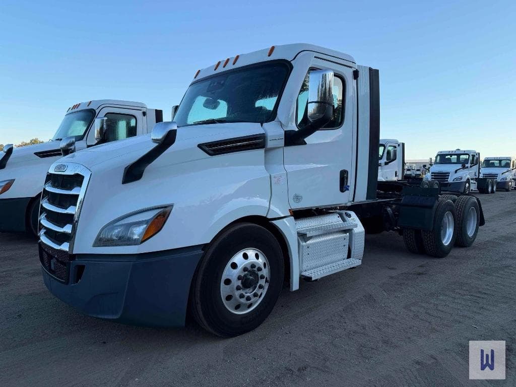 Image of Freightliner Cascadia 126 Primary image