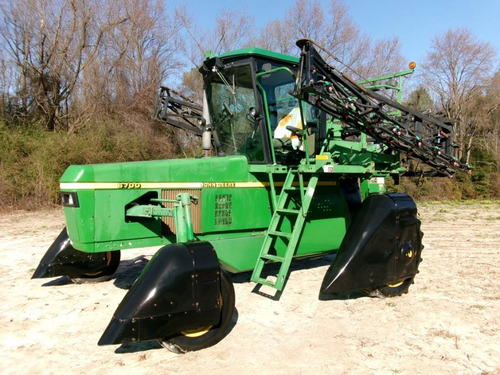 Main image John Deere 6700