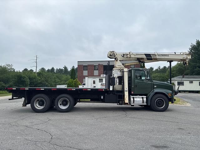Image of Freightliner FL112 equipment image 3