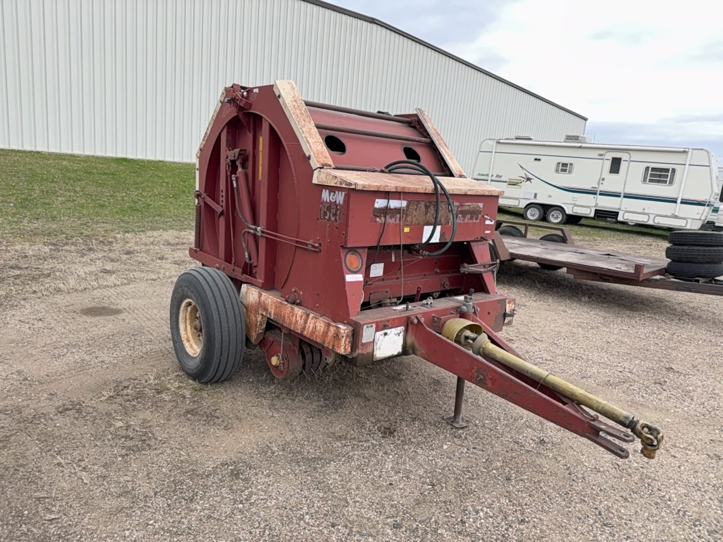 M&W 1500 Equipment Image0