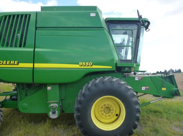 Image of John Deere 9550 equipment image 2