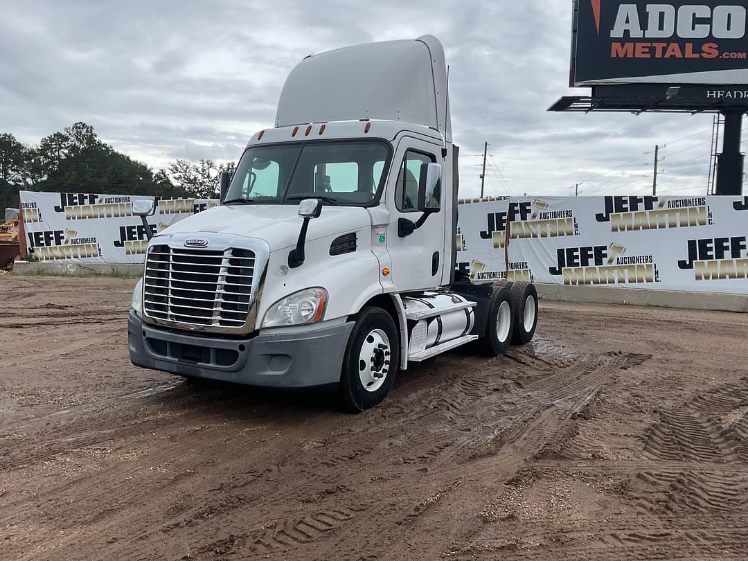 Image of Freightliner Cascadia Primary image