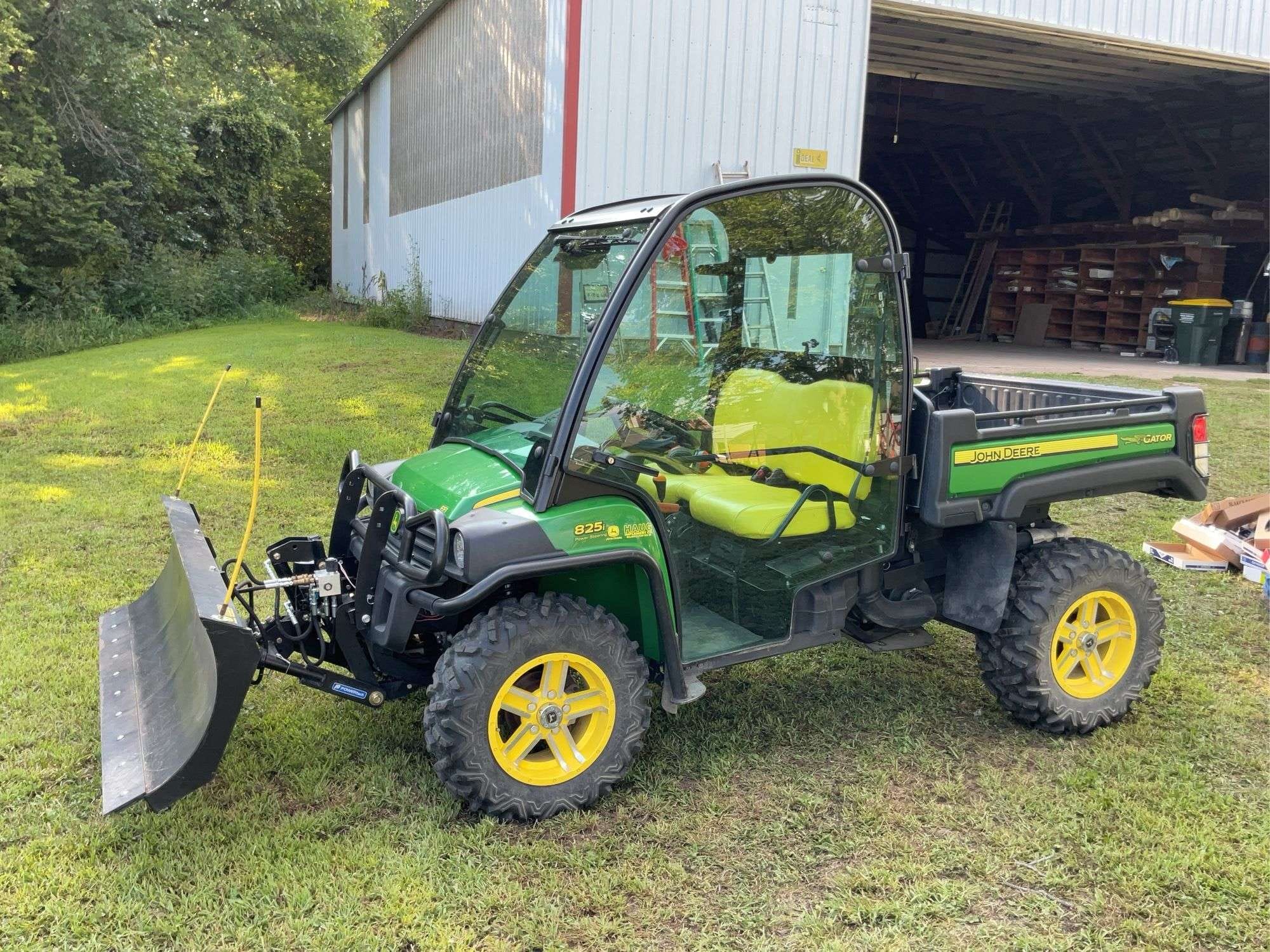 2014 John Deere Gator XUV 825 Equipment Image0