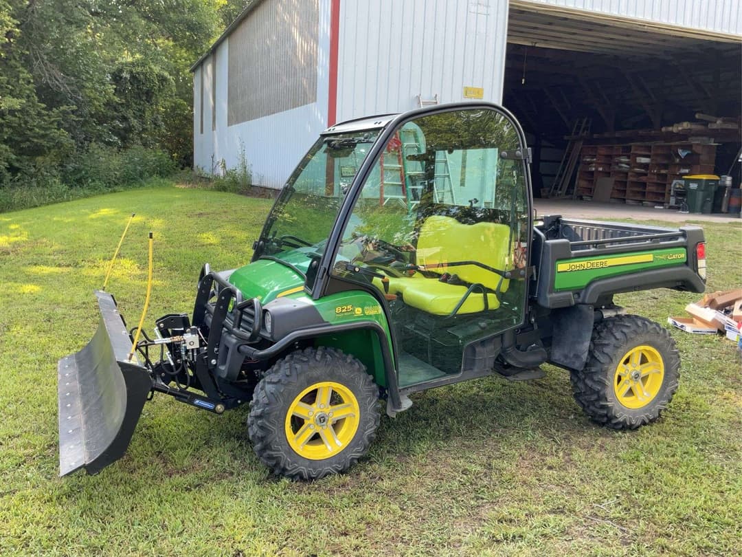 Image of John Deere Gator XUV 825 Primary image