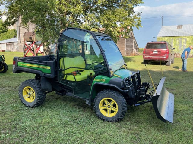 Image of John Deere Gator XUV 825 equipment image 2