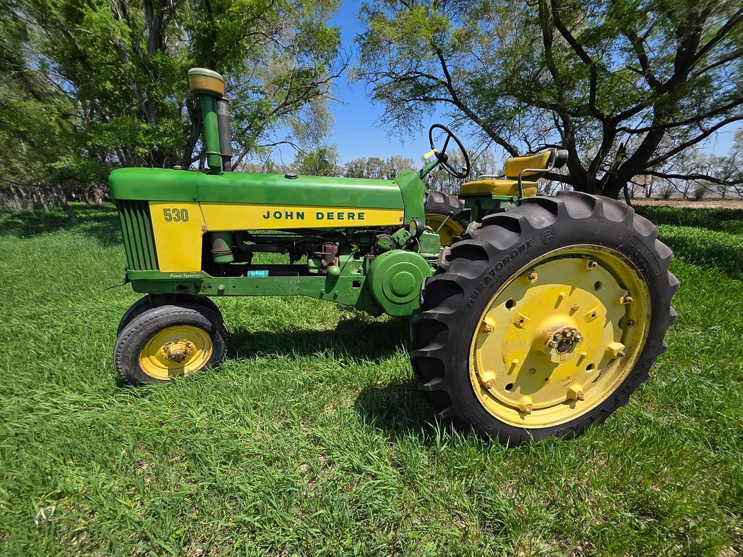 Image of John Deere 530 Primary image