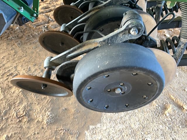 Image of John Deere 1590 equipment image 4