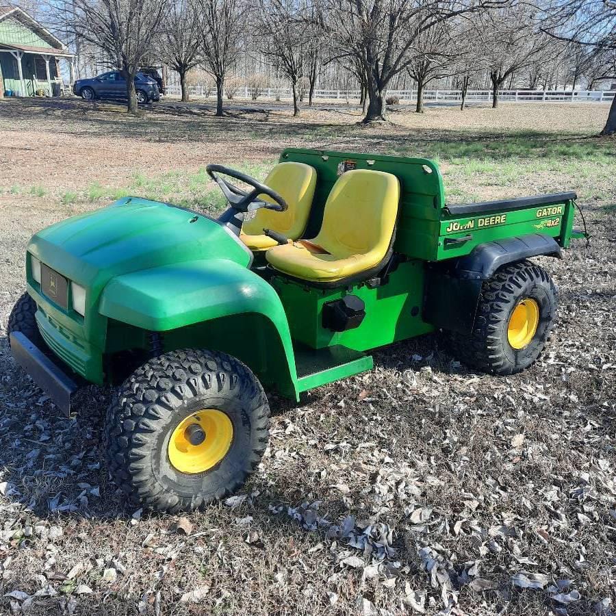 Main image John Deere Gator 4X2