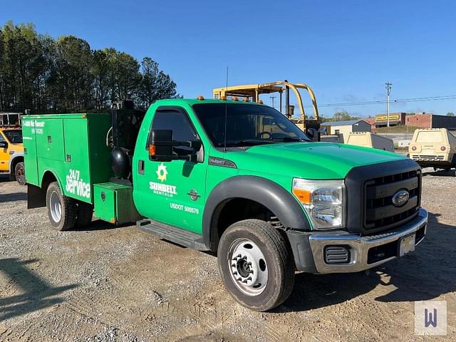 Image of Ford F-450 equipment image 2