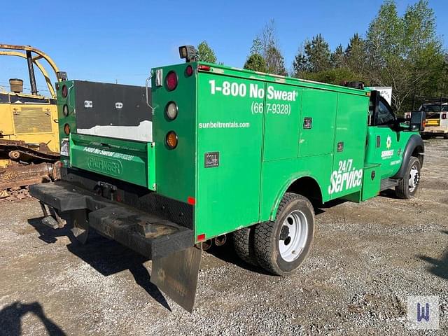 Image of Ford F-450 equipment image 3