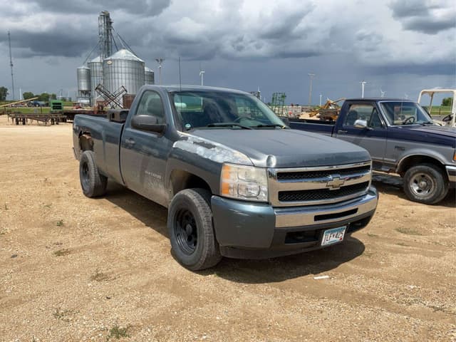 Image of Chevrolet 1500HD equipment image 3