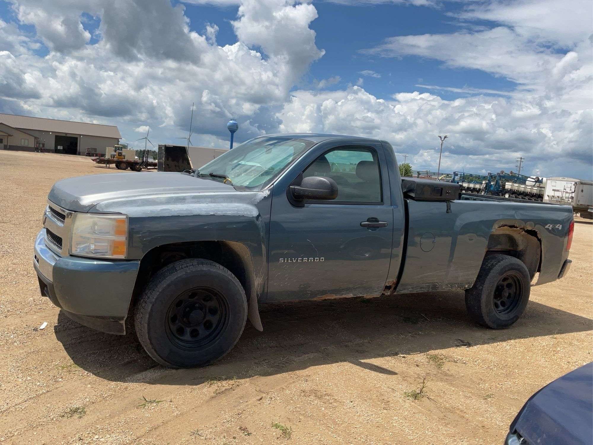 2010 Chevrolet 1500HD Equipment Image0