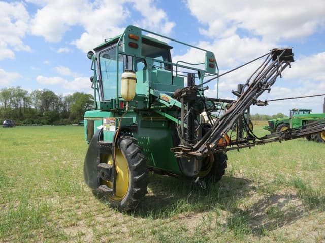 Image of John Deere 6100 equipment image 3