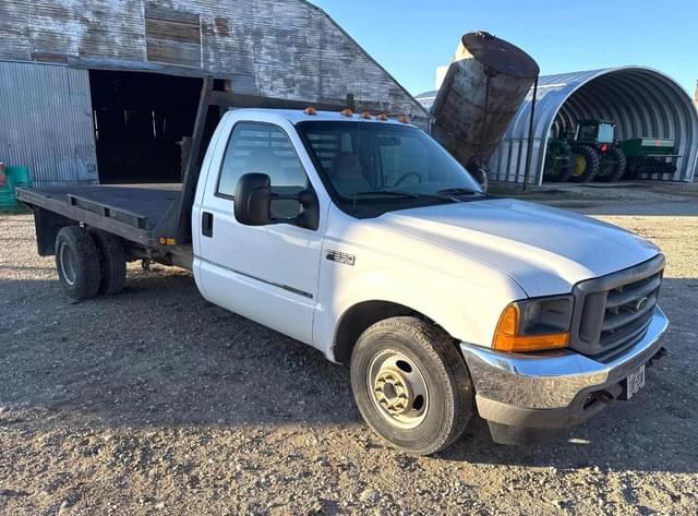Image of Ford F-350 equipment image 2